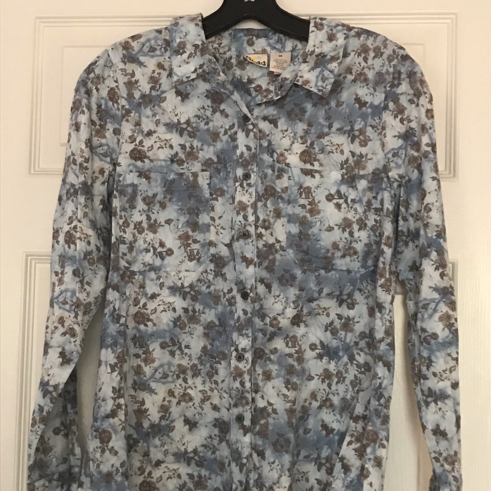 NWT Mudd Chambray Denim Top